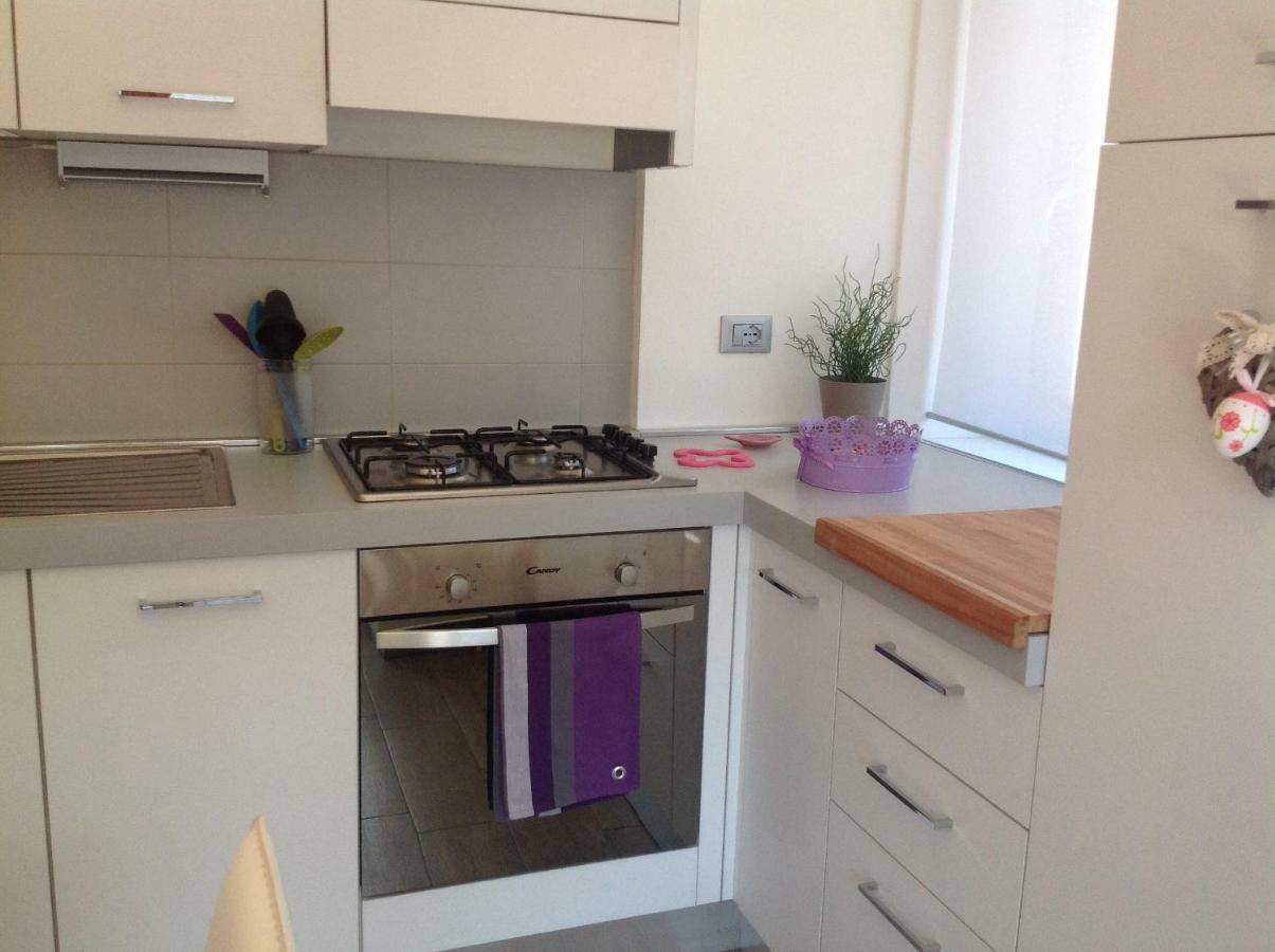 Appartamento Elisa 50M Trenino Rosso ตีราโน ภายนอก รูปภาพ